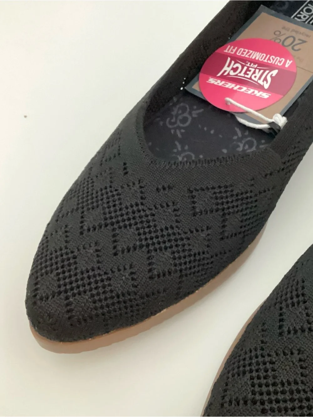 \Skechers\ NWT Cleo Knit Slip-Ons